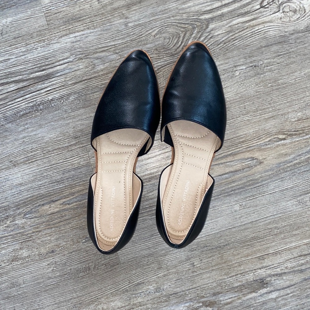 Cute flat shoes! Only worn a few times